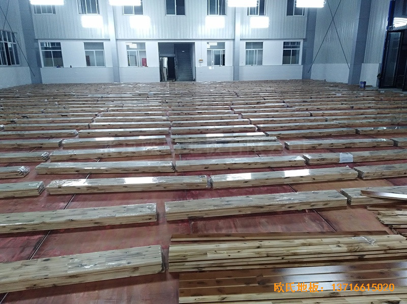 安徽怀宁县新明源电力公司羽毛球馆运动木地板施工案例1