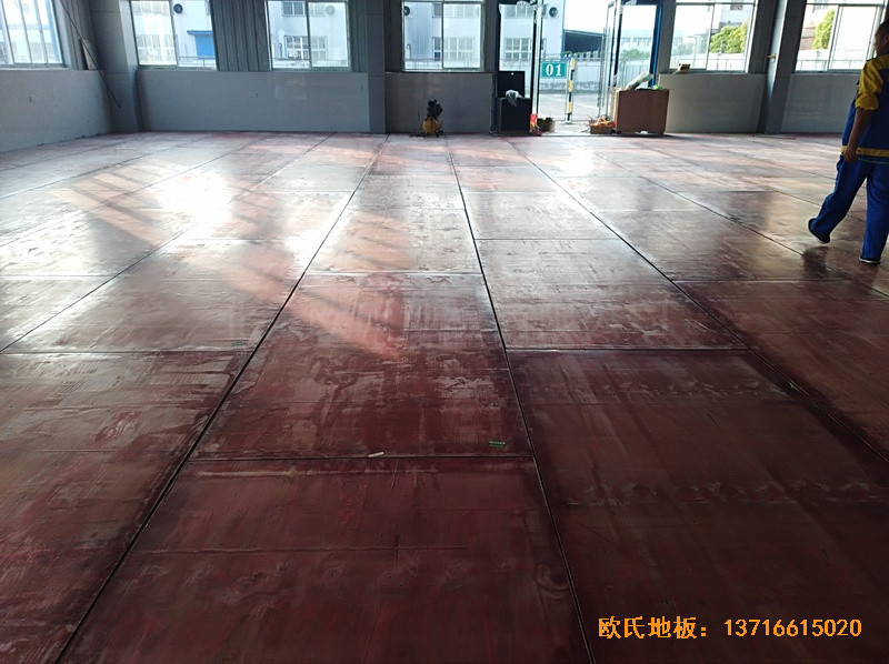 安徽怀宁县新明源电力公司羽毛球馆运动木地板施工案例4