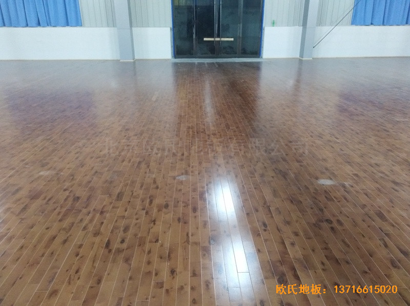 安徽怀宁县新明源电力公司羽毛球馆运动木地板施工案例5