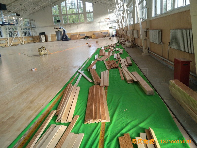 内蒙古呼和浩特赛罕区师范大学体育学院训练馆运动木地板安装案例2