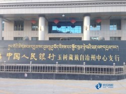 常用俄勒冈松舞台运动木地板较好的