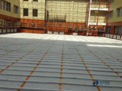 小学俄勒冈松舞台地板施工队